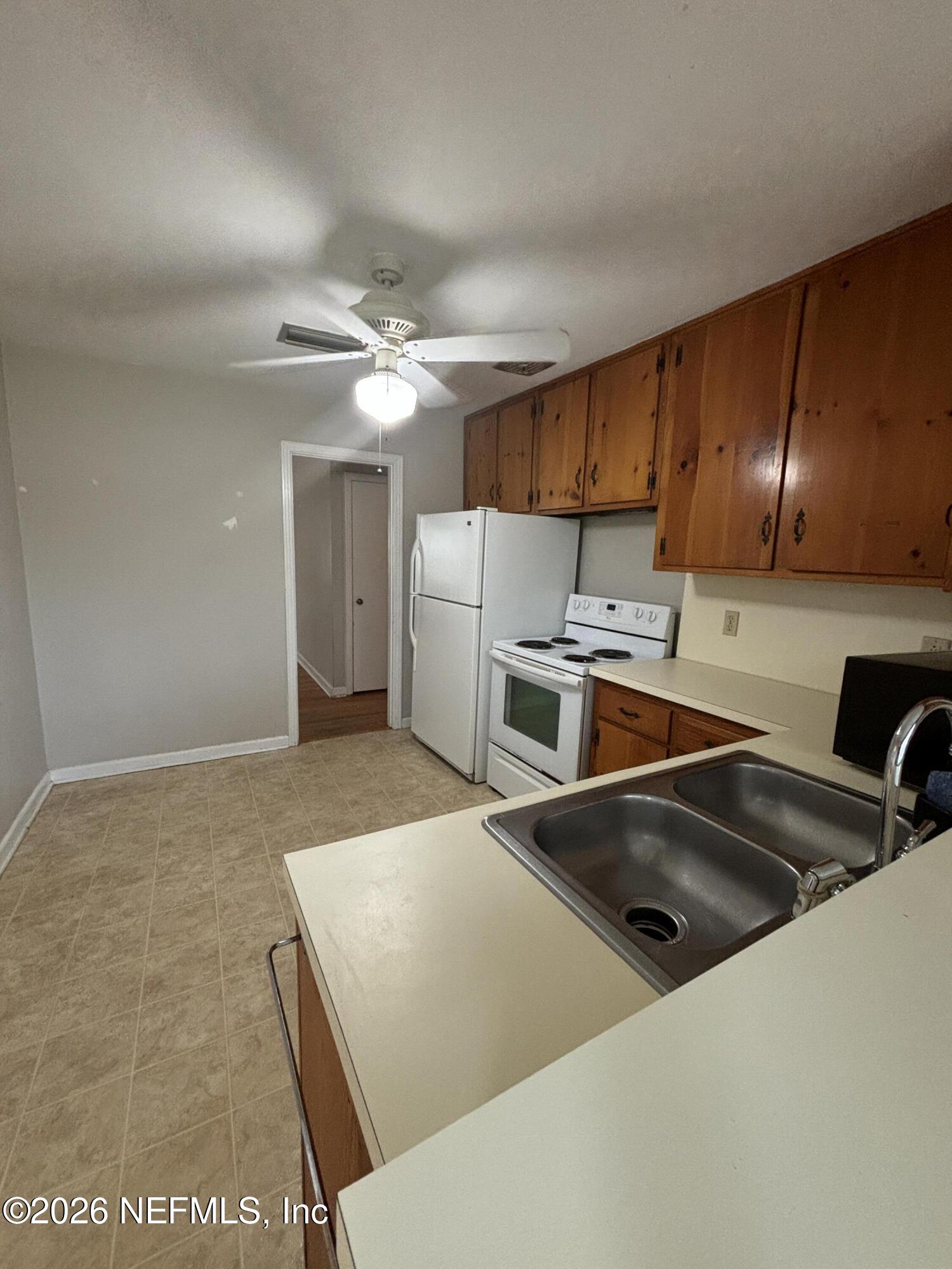 6340 Colgate Road Jacksonville, FL 32217 - Photo 11 of 24 Kitchen