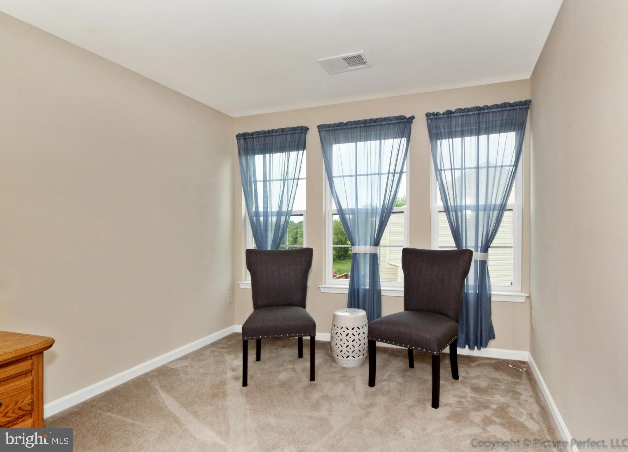 1103 Spring Run Court Frederick, MD 21702 - Photo 17 of 30 Sitting area