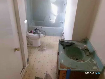 $175,000 | 34 Woodbridge Avenue, East Hartford, CT 06108