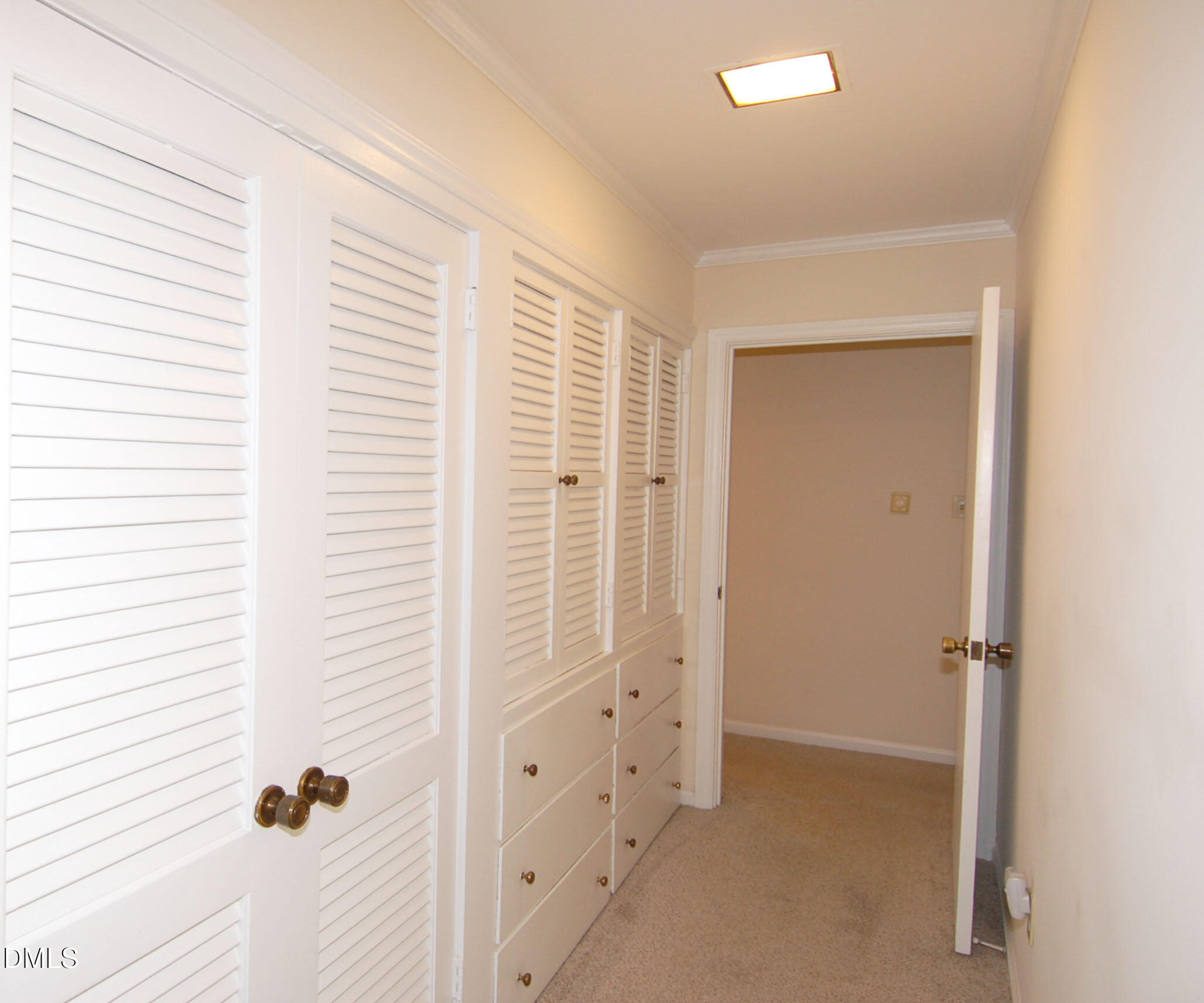 706 Smedes Place Raleigh, NC 27605 - Photo 13 of 21 16 Hallway