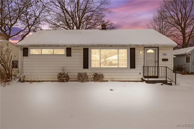 $229,900 | 90 Dale Drive, Tonawanda, NY 14150