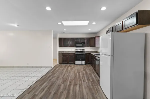 $1,900 | 3812 West Loma Lane, Phoenix, AZ 85051