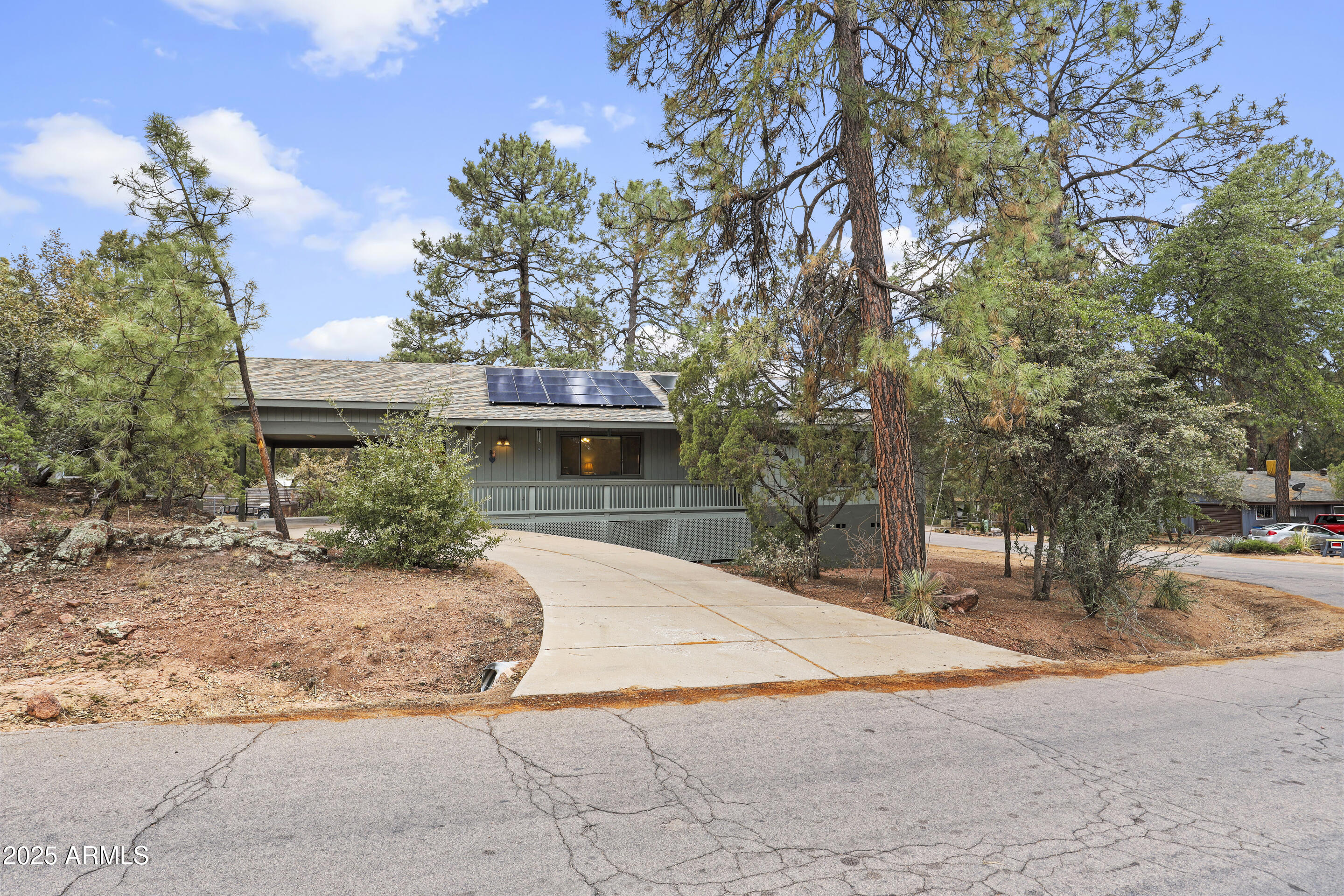 401 East Alpine Drive Payson, AZ 85541 - Photo 5 of 30 a front view of a house with a yard