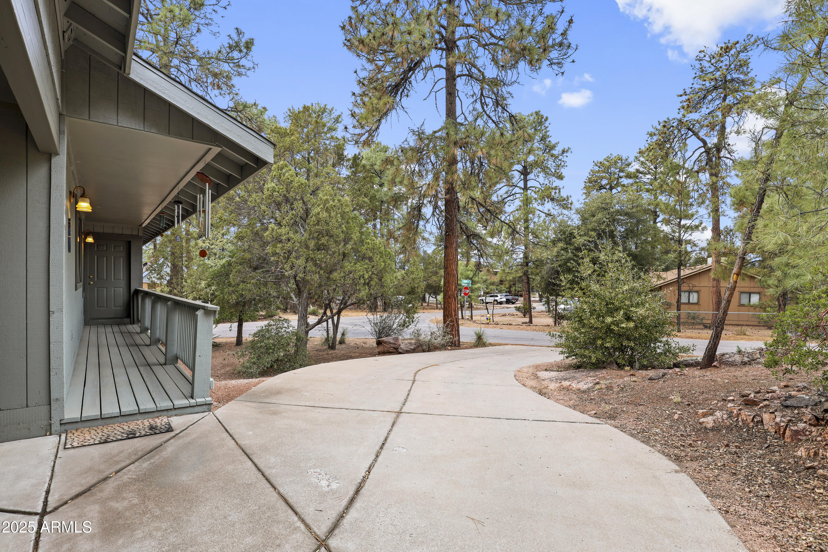 401 East Alpine Drive Payson, AZ 85541 - Photo 6 of 30 a view of a house with a outdoor space