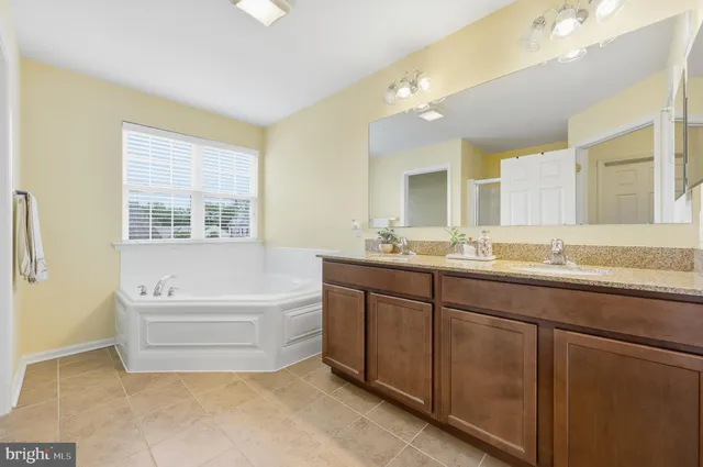 $599,900 | 347 Willowwood Drive, Smyrna, DE 19977