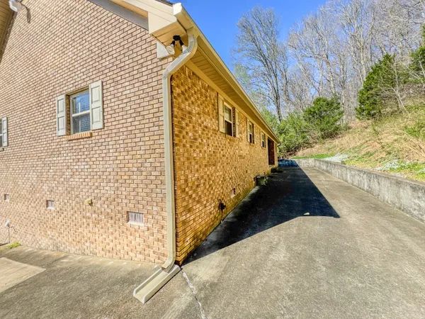 $699,000 | 410 Britton Hollow Road, Pulaski, TN 38478