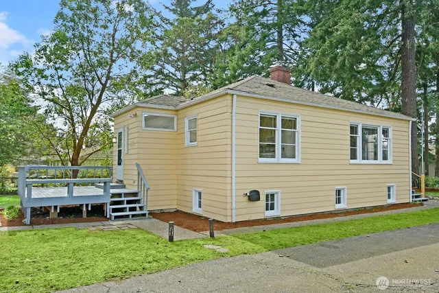 $3,750 | 19330 20th Avenue Northwest, Shoreline, WA 98177