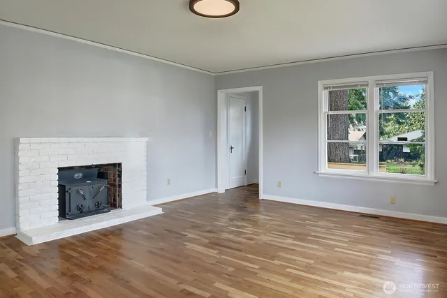 $3,750 | 19330 20th Avenue Northwest, Shoreline, WA 98177