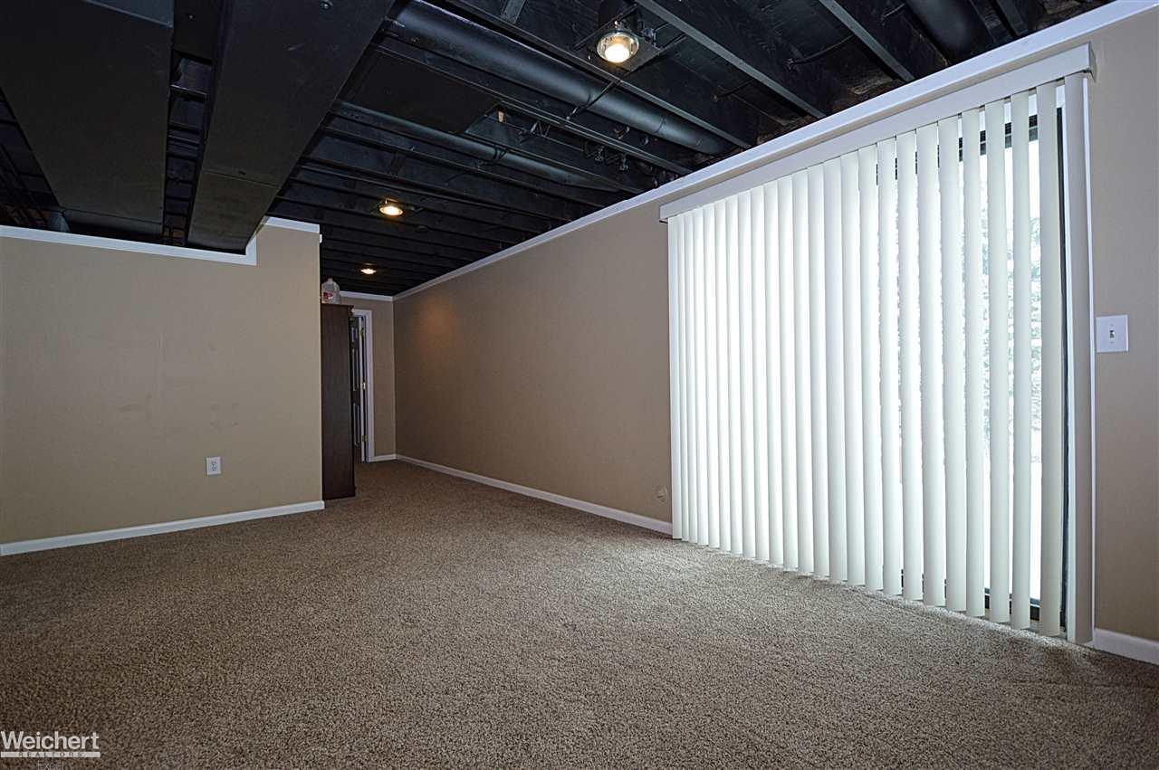 105 Arlington Drive Rochester, MI 48307 - Photo 54 of 68 31311941-53.JPG
