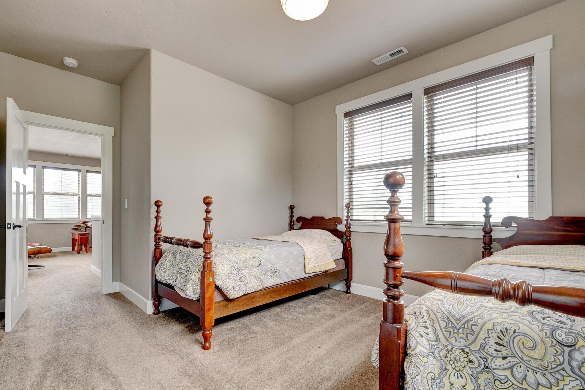 61521 Southwest Blakely Road Bend, OR 97702 - Photo 32 of 47 Address Here-32