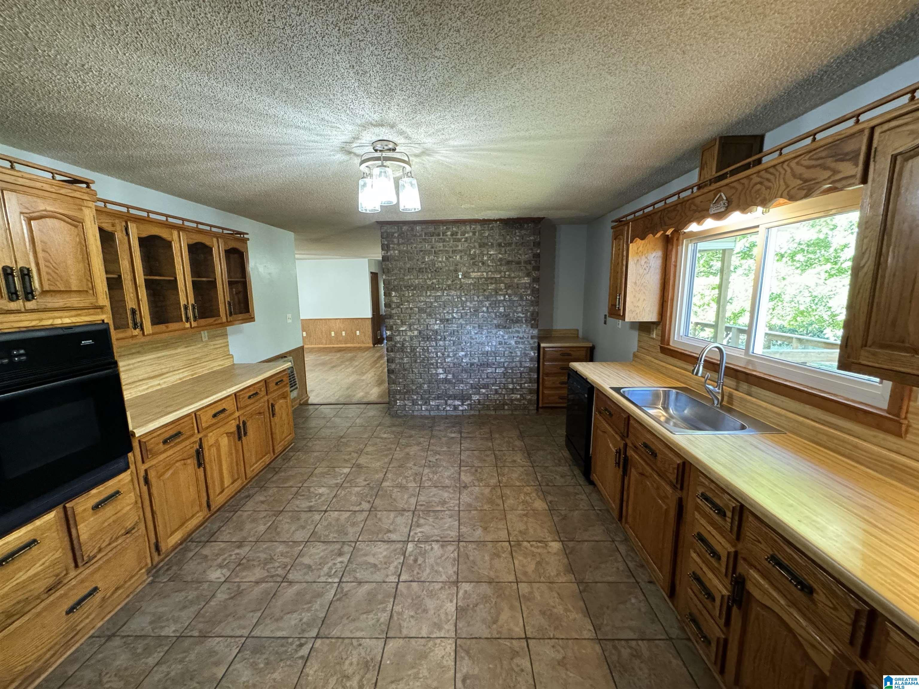 135 Tadlock Drive Cleveland, AL 35049 - Photo 5 of 49