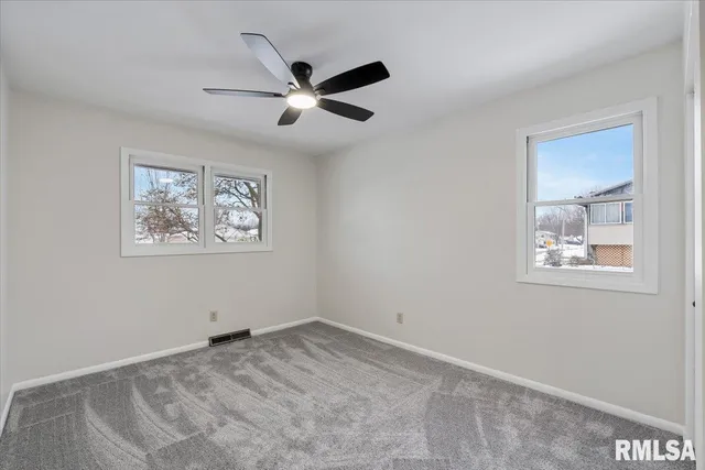 $239,900 | 1005 5th Street A, Hampton, IL 61256