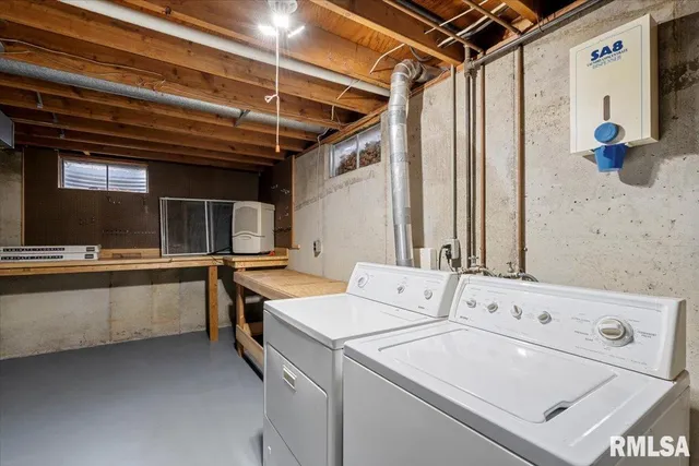 $239,900 | 1005 5th Street A, Hampton, IL 61256