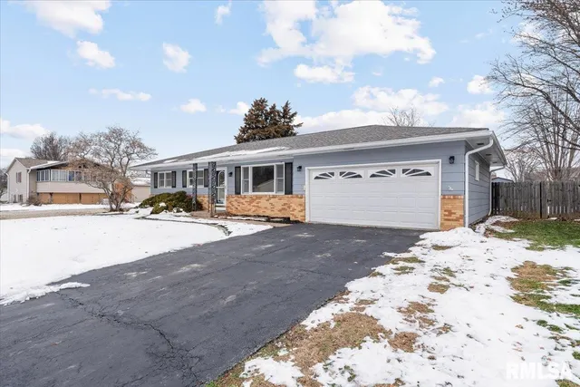 $239,900 | 1005 5th Street A, Hampton, IL 61256