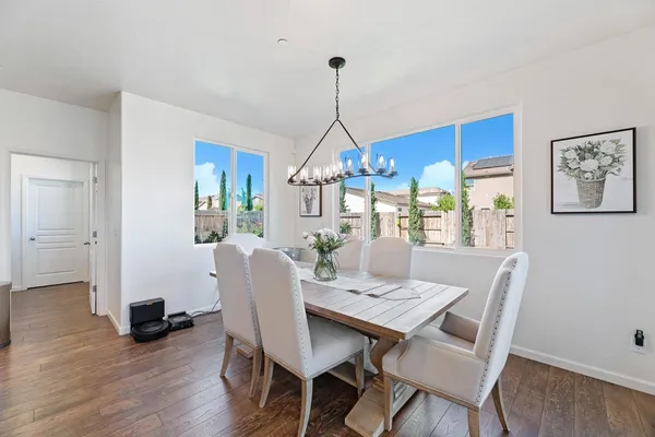 $679,000 | 1006 La Canada Avenue, Clovis, CA 93619