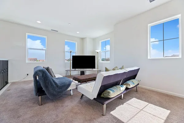 $679,000 | 1006 La Canada Avenue, Clovis, CA 93619