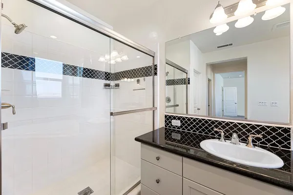 $679,000 | 1006 La Canada Avenue, Clovis, CA 93619