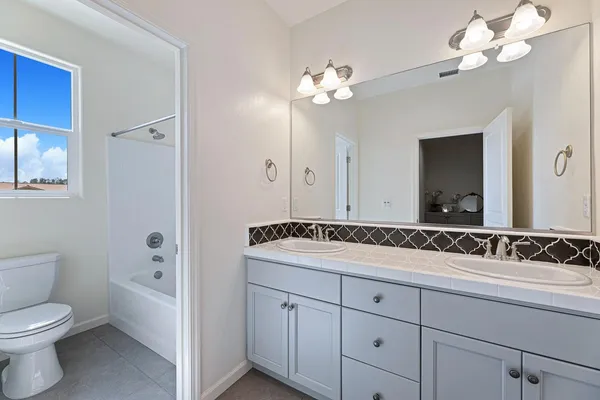 $679,000 | 1006 La Canada Avenue, Clovis, CA 93619