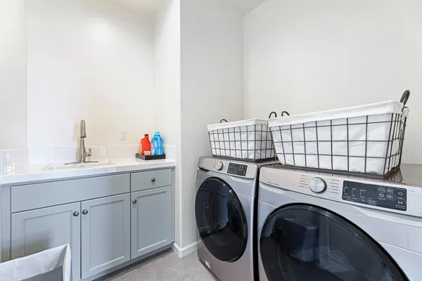 $679,000 | 1006 La Canada Avenue, Clovis, CA 93619