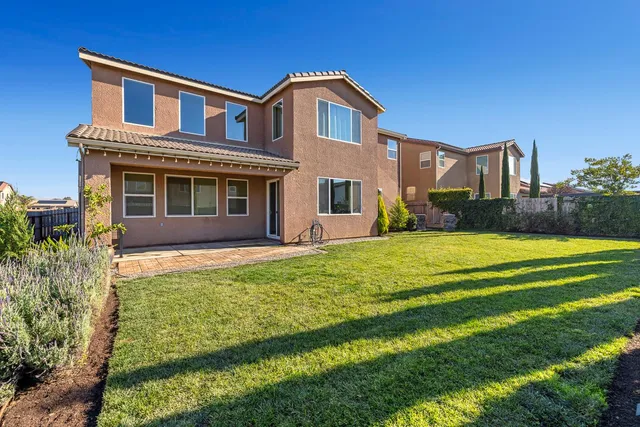 $699,000 | 1006 La Canada Avenue, Clovis, CA 93619