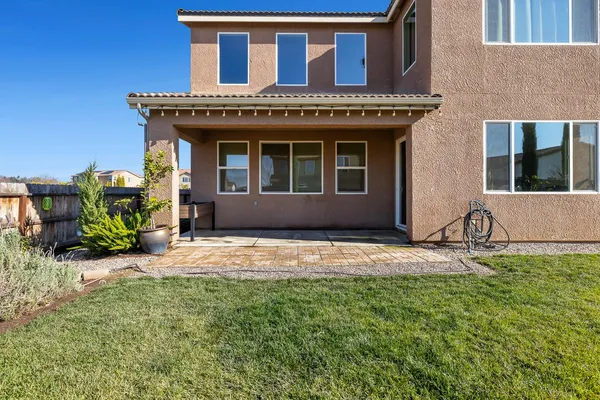 $679,000 | 1006 La Canada Avenue, Clovis, CA 93619