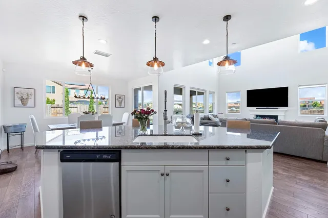 $699,000 | 1006 La Canada Avenue, Clovis, CA 93619