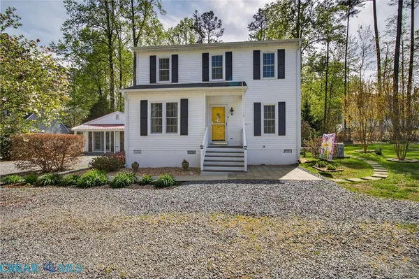 $344,999 | 273 North Oakes Circle, Saluda, VA 23149