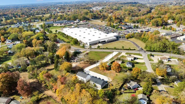 $1,370,000 | 1660 Golf Club Lane, Clarksville, TN 37043