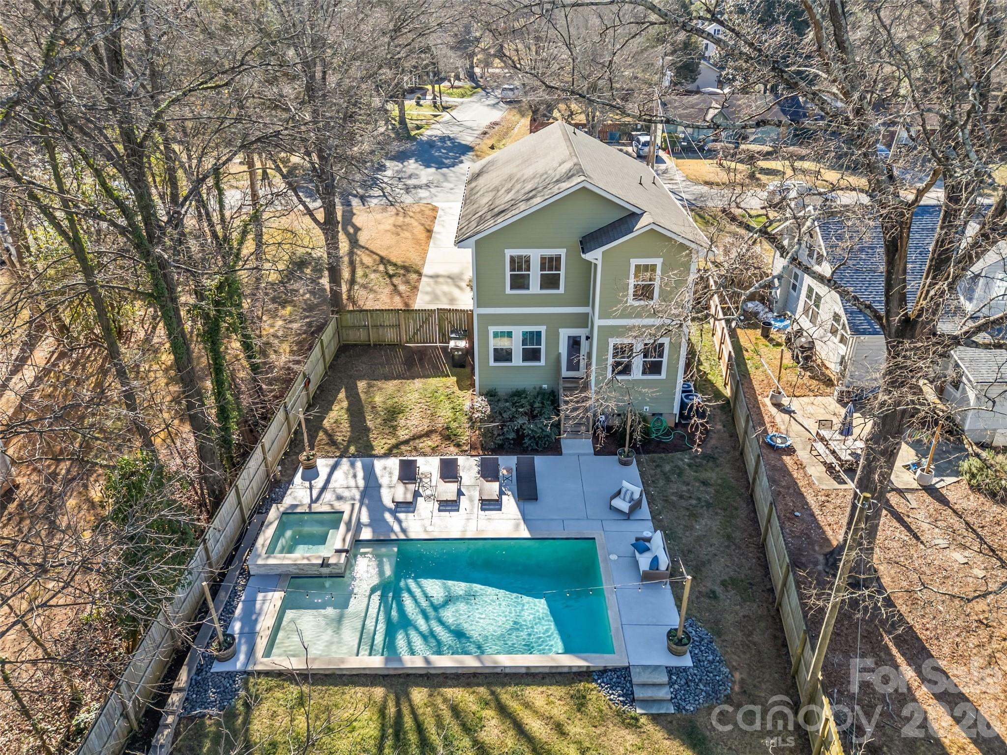 1728 Burgin Street Charlotte, NC 28205 - Photo 43 of 43 a front view of a house with balcony