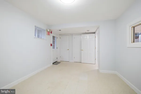 a black and white photo of a picture