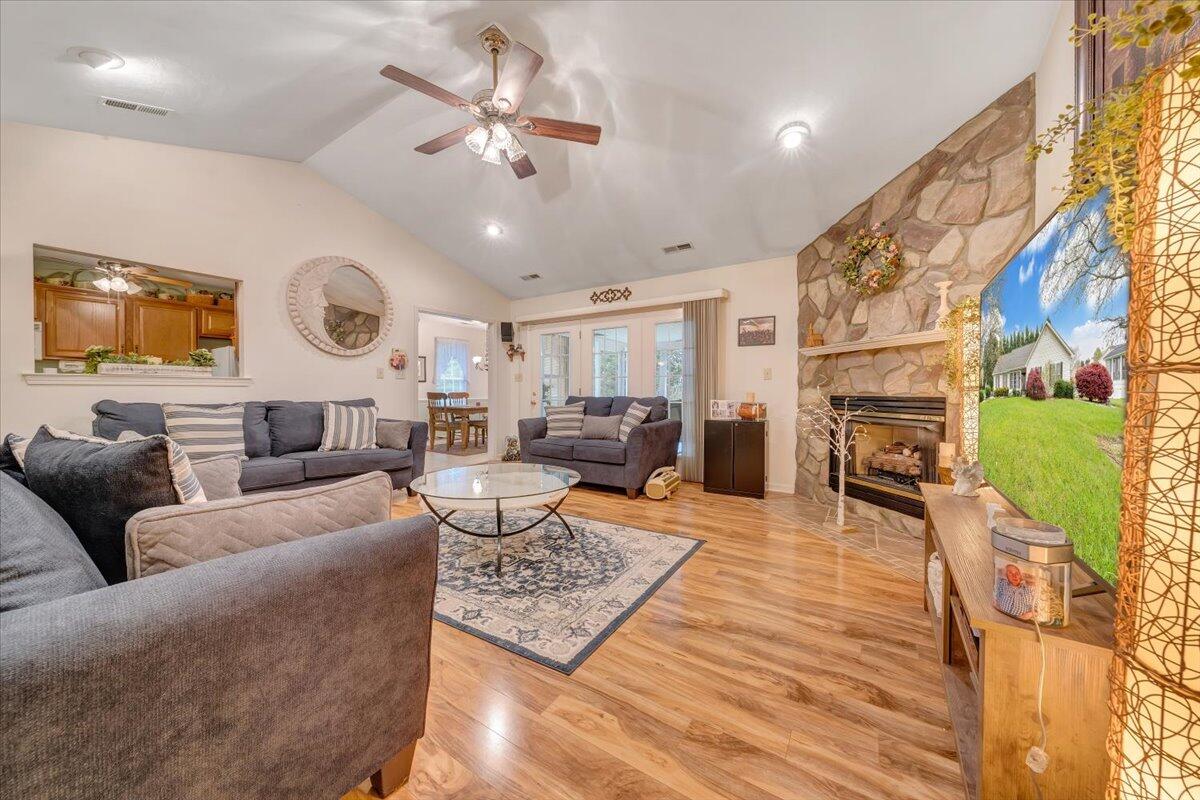 198 Eagle Ridge Roanoke, VA 24012 - Photo 10 of 37 10-MIB05162
