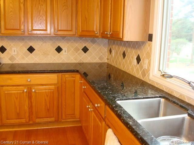 35377 Curtis Road Livonia, MI 48152 - Photo 56 of 59 DSC02035.JPG
