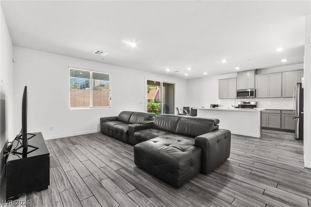 186 Viento Ridge Street Henderson, NV 89012 - Photo 12 of 75 Gallery Image 12