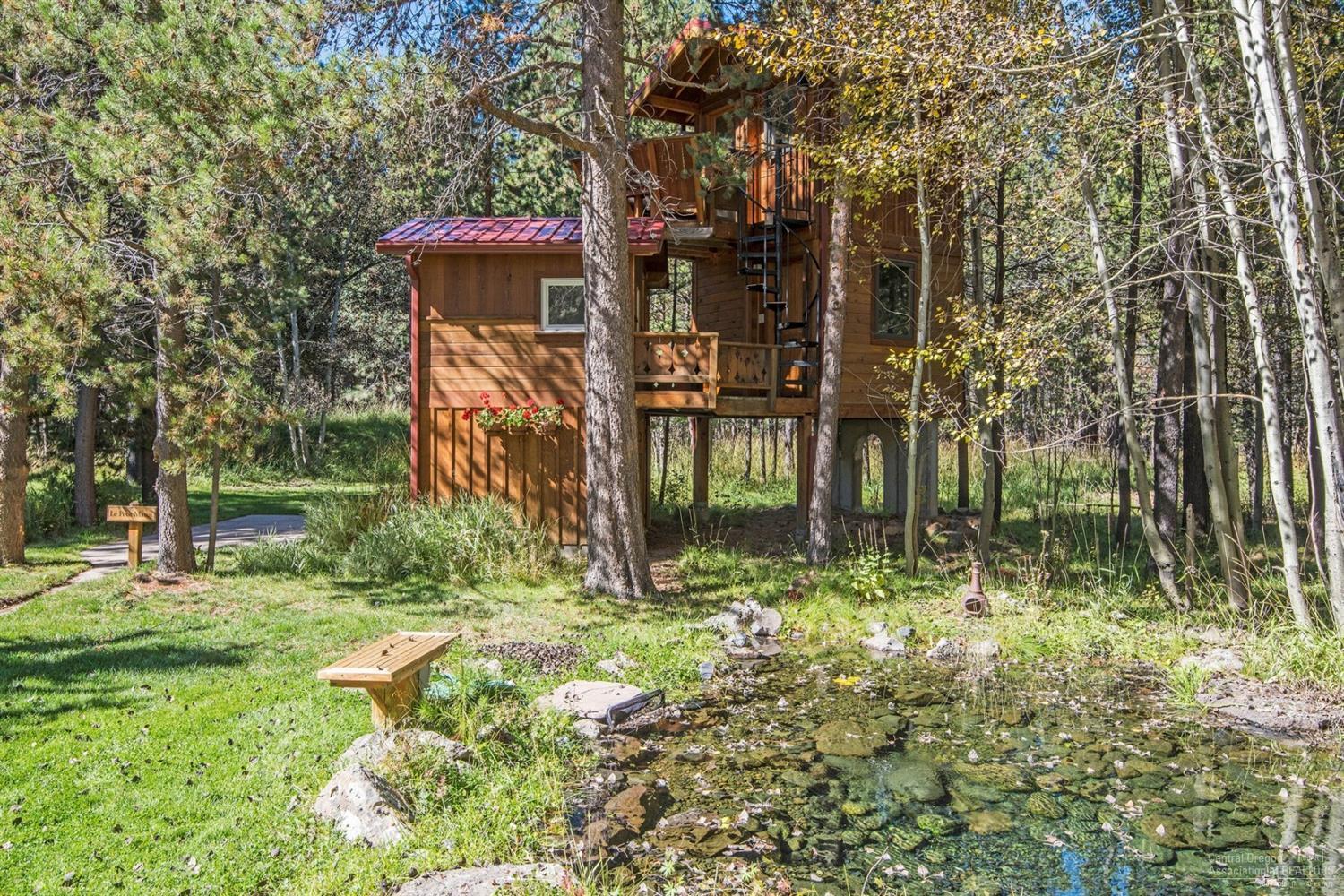 17092 Azusa Road Bend, OR 97707 - Photo 18 of 25 Super handy and useful tree fort with el
