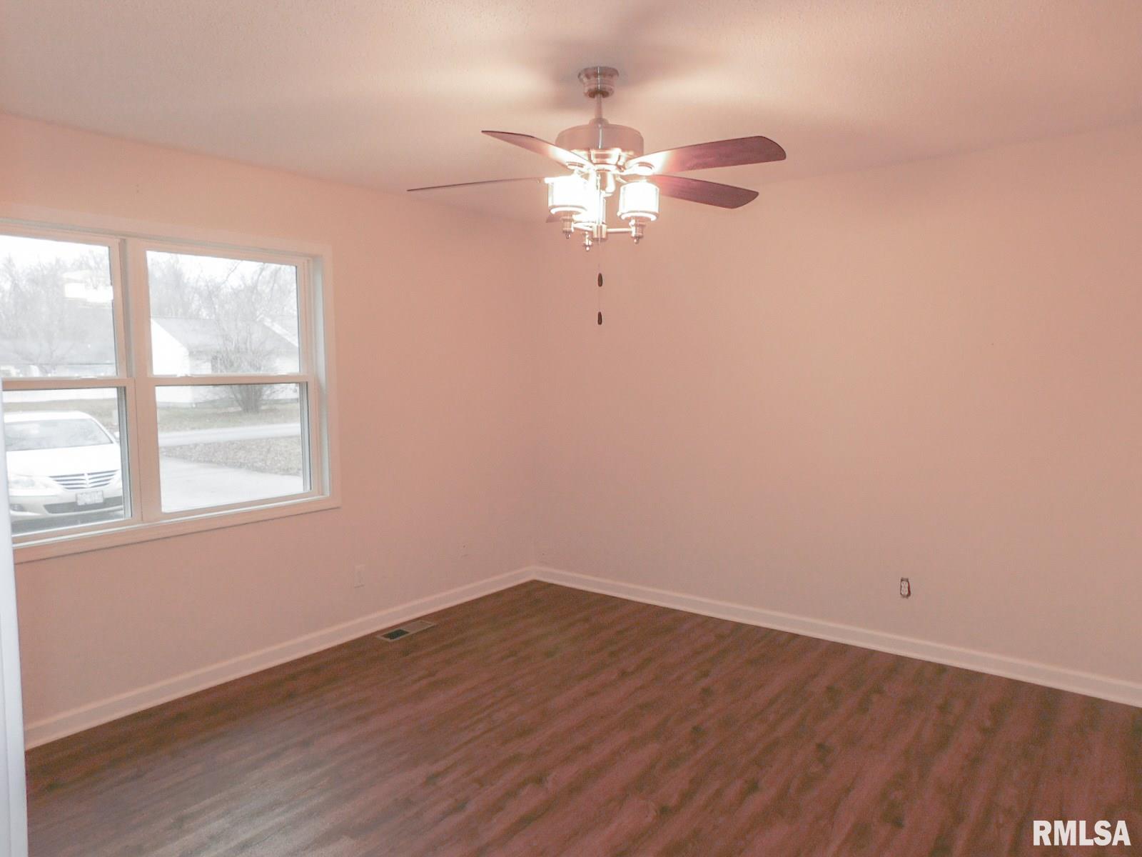 3109 Weaver Road Herrin, IL 62948 - Photo 21 of 25 Gallery Image 21