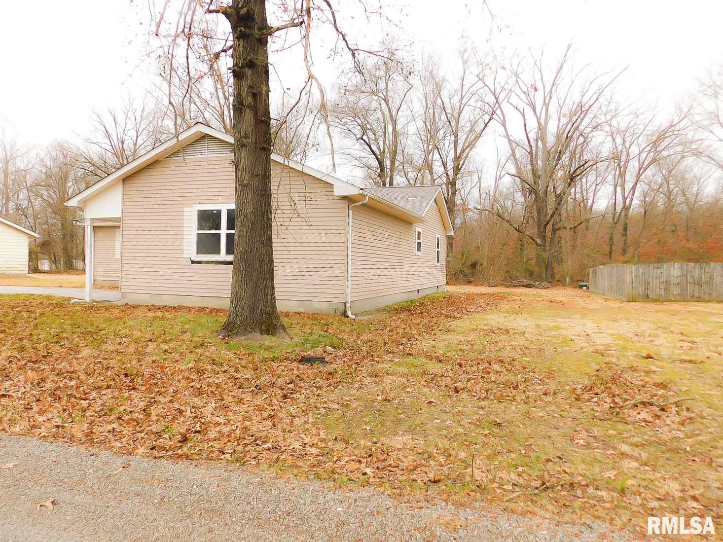 3109 Weaver Road Herrin, IL 62948 - Photo 3 of 25 Gallery Image 3