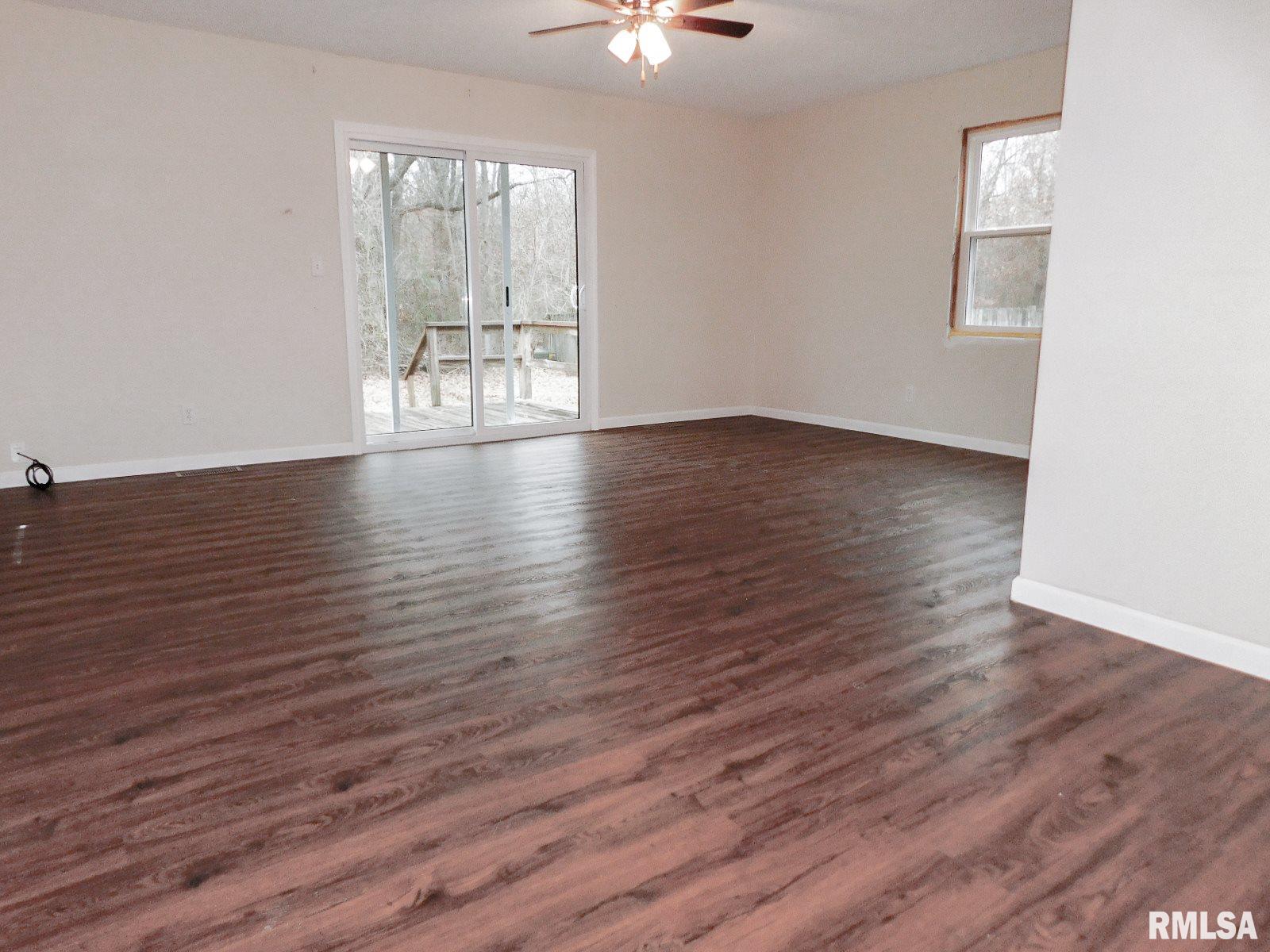 3109 Weaver Road Herrin, IL 62948 - Photo 8 of 25 Gallery Image 8