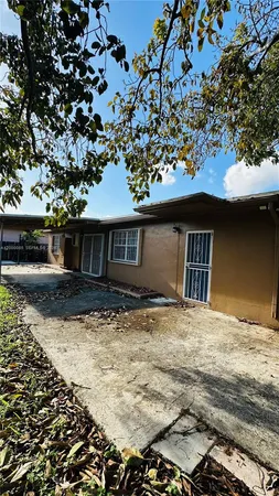 $650,000 | 490 East 45th Street, Hialeah, FL 33013