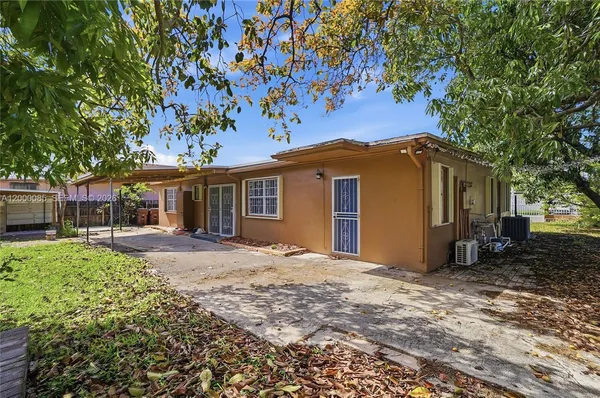 $650,000 | 490 East 45th Street, Hialeah, FL 33013