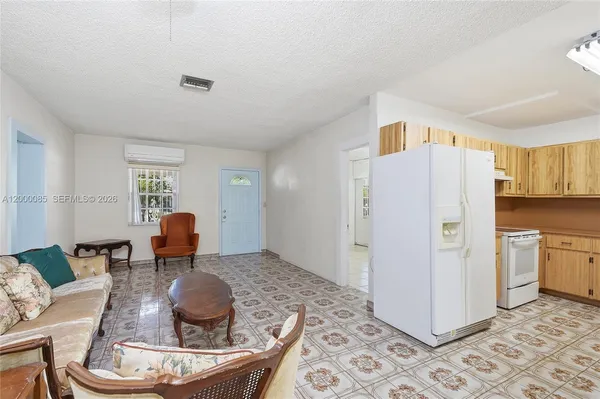 $650,000 | 490 East 45th Street, Hialeah, FL 33013