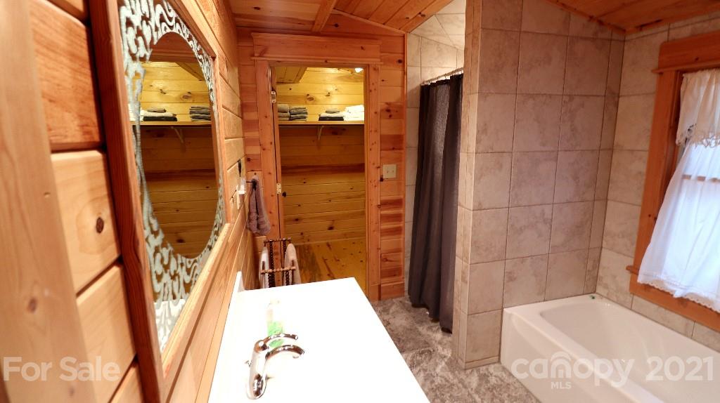 139 Stonecrest Parkway Mill Spring, NC 28756 - Photo 11 of 20 Gallery Image 11