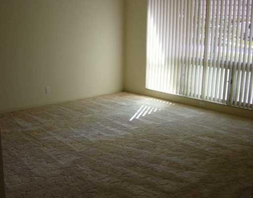 2005 North 31st Road Hollywood, FL 33021 - Photo 5 of 7 Living Room