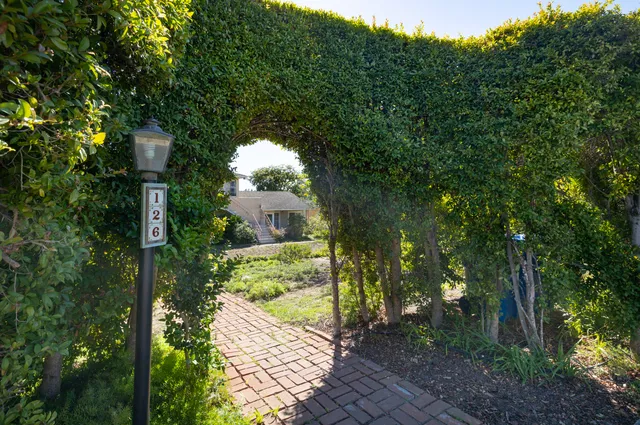 $746,000 | 126 West Calle Crespis, Unit 6, Santa Barbara, CA 93105