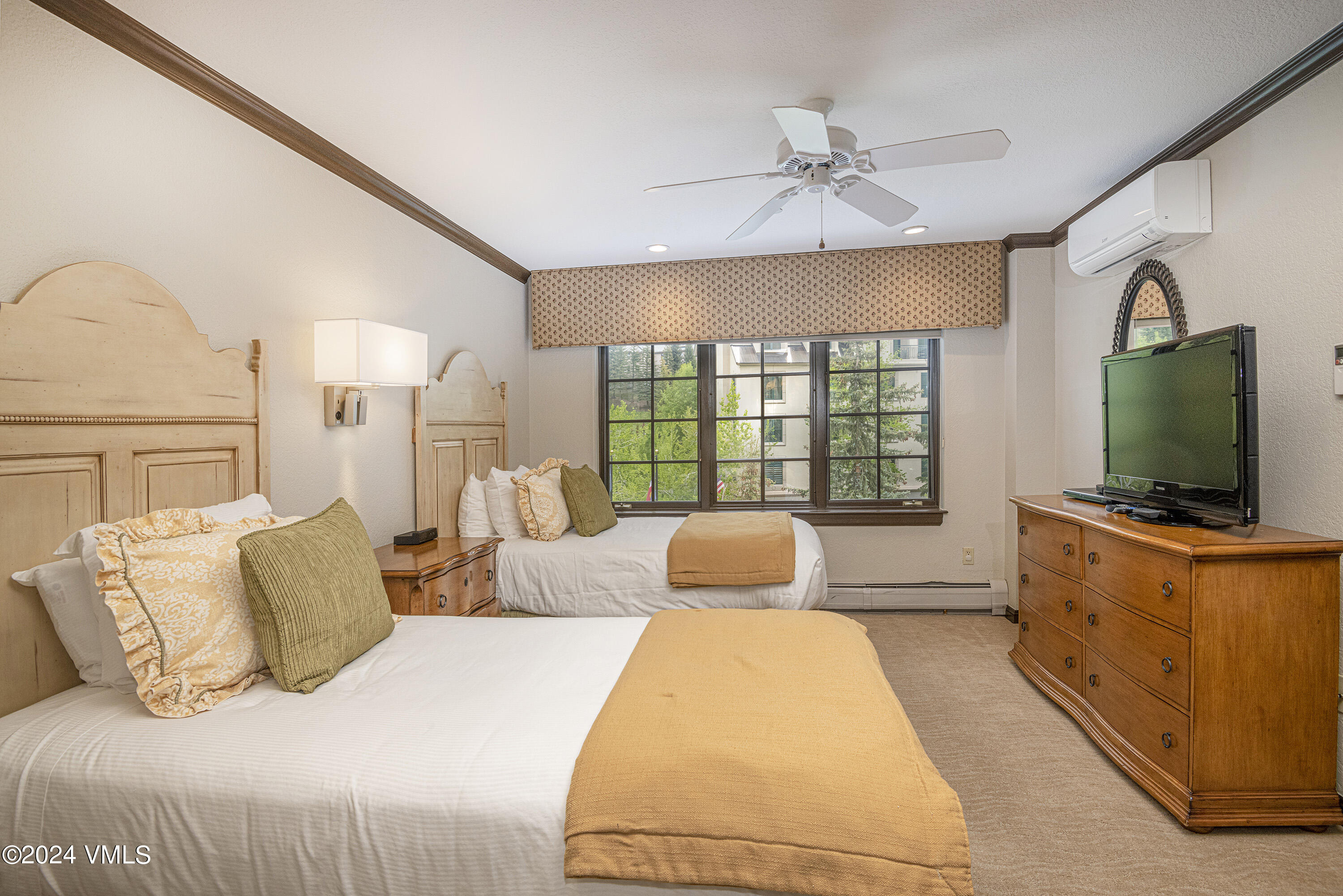 210 Offerson Road, Unit R20936 Beaver Creek, CO 81620 - Photo 8 of 11 St-James-PlL-Web_twin bed rm 2