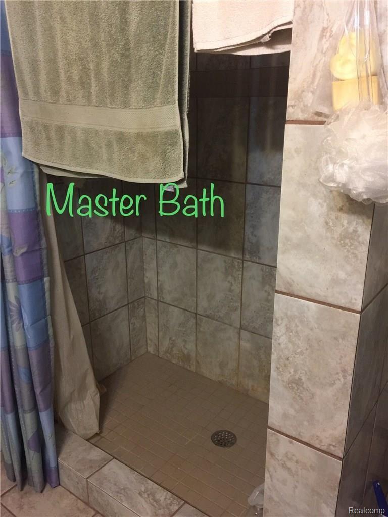 4171 North Genesee Road Flint, MI 48506 - Photo 10 of 38 1950F318-E7D4-4456-98EC-6031FB1A1B50.jpeg