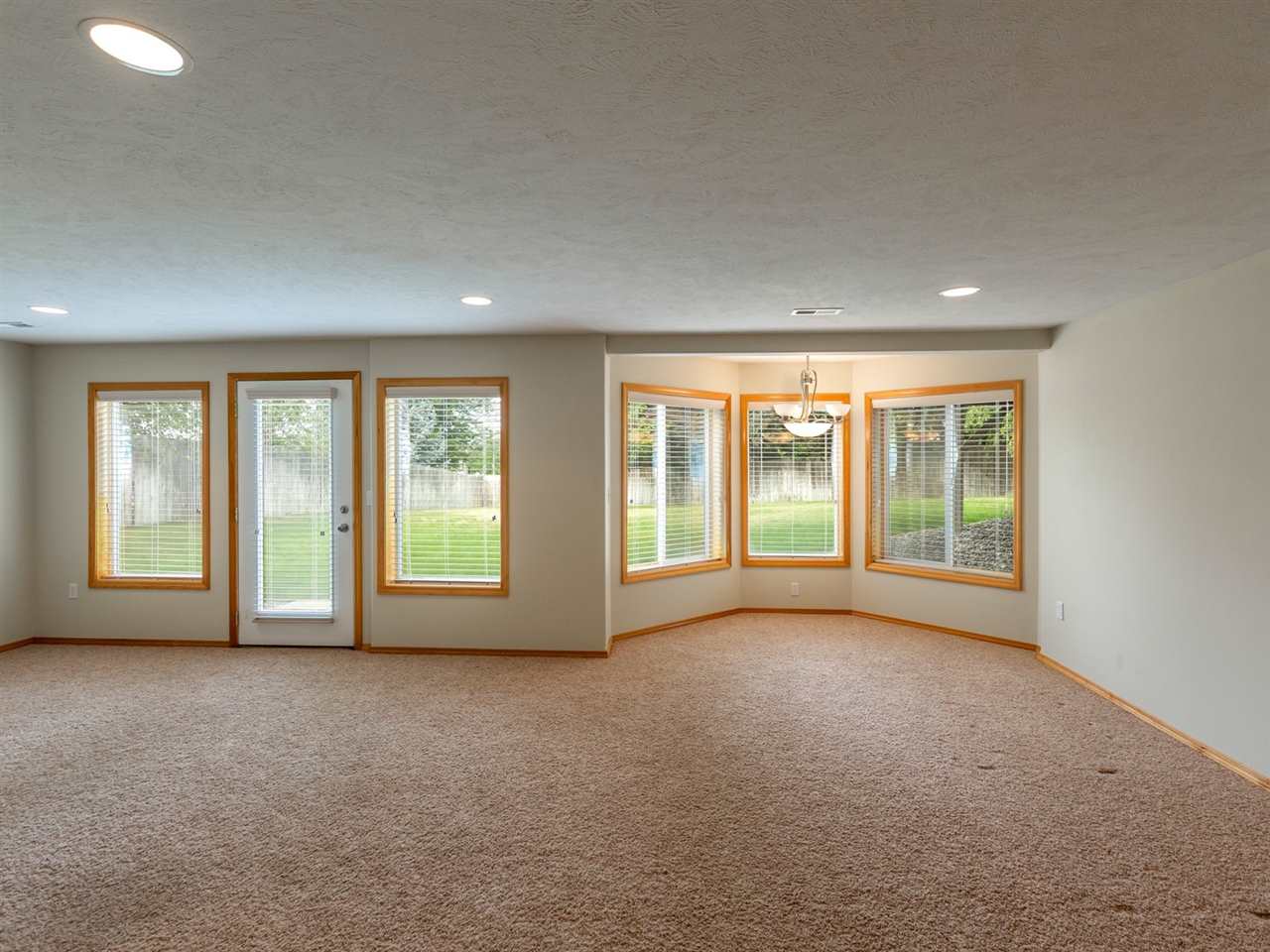 2806 West Westover Road Spokane, WA 99208 - Photo 15 of 20