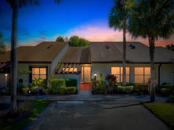 $249,900 | 3928 Vine Trail, Unit B, Lake Worth, FL 33467