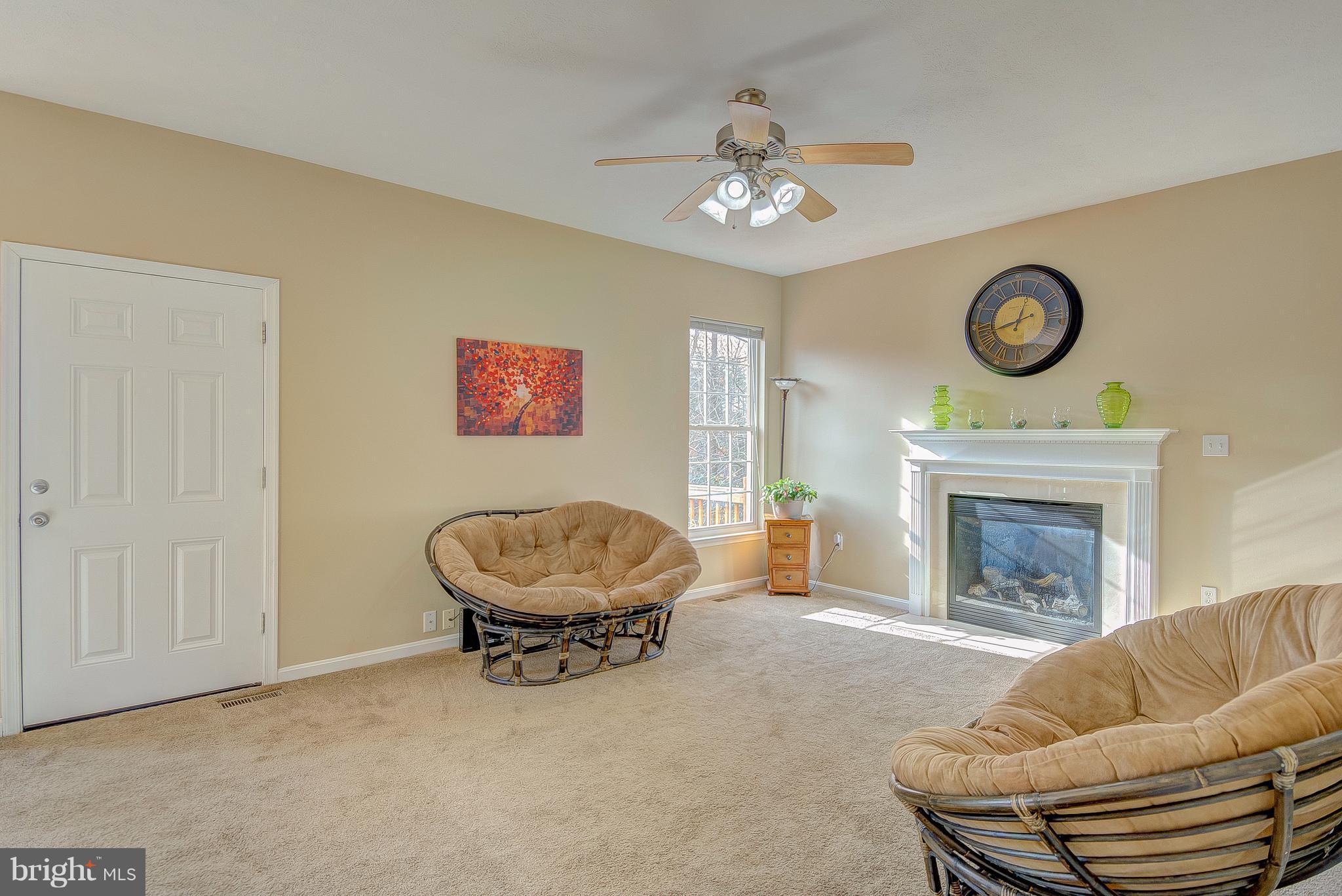 3856 Sixes Road Prince Frederick, MD 20678 - Photo 23 of 28 Living Room