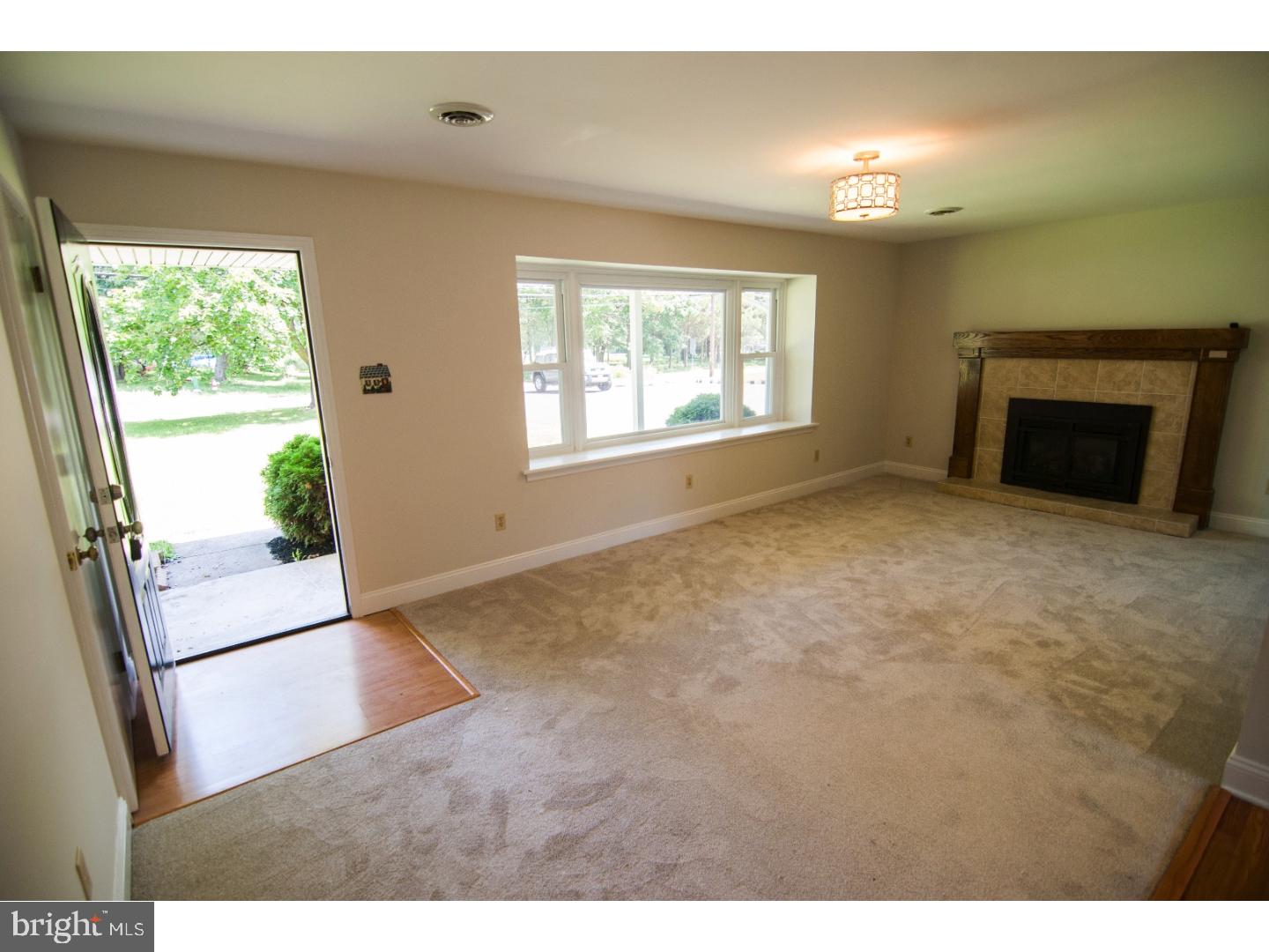 8 South County Line Road Telford, PA 18969 - Photo 4 of 25 Family Room