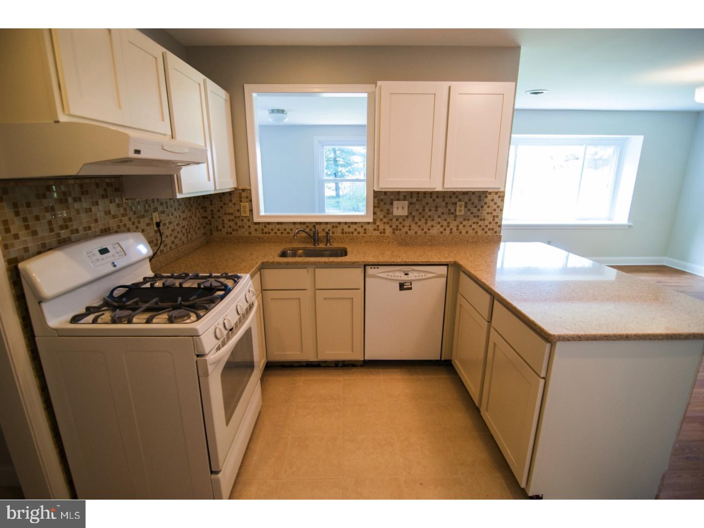 8 South County Line Road Telford, PA 18969 - Photo 9 of 25 Kitchen